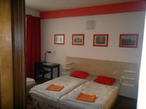 Гостиница Red Apartment, Братислава